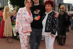 Наталья Королева с сыном и мамой